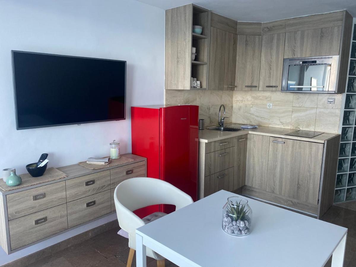 Sunrise Beach Palace Studio Кастел Пладжа де Аро Екстериор снимка